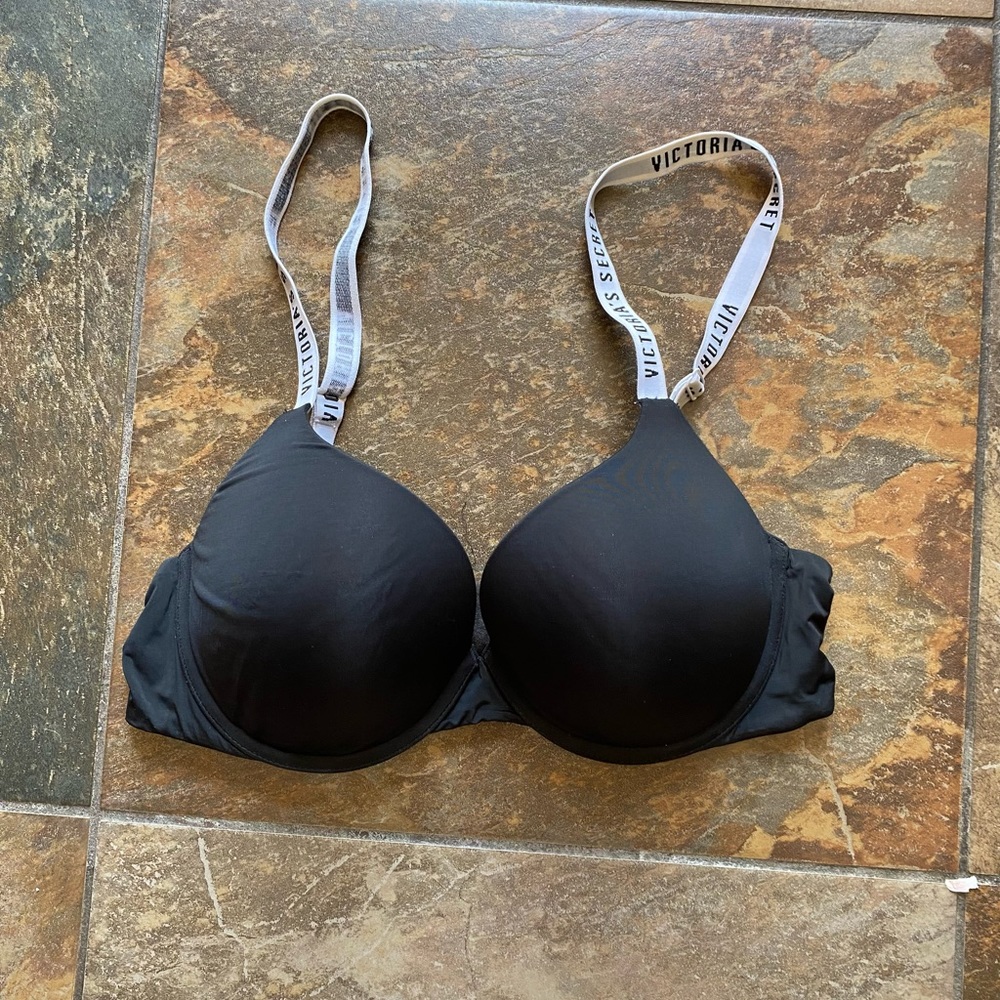 Full Coverage Victoria’s Secret Black Bra